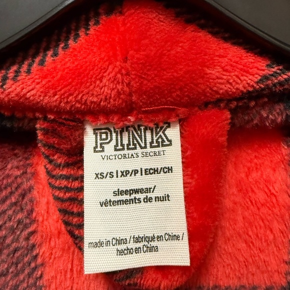 PINK Victoria’s Secret Buffalo Plaid Dog Logo Fleece Robe – XS/S - Picture 2 of 3